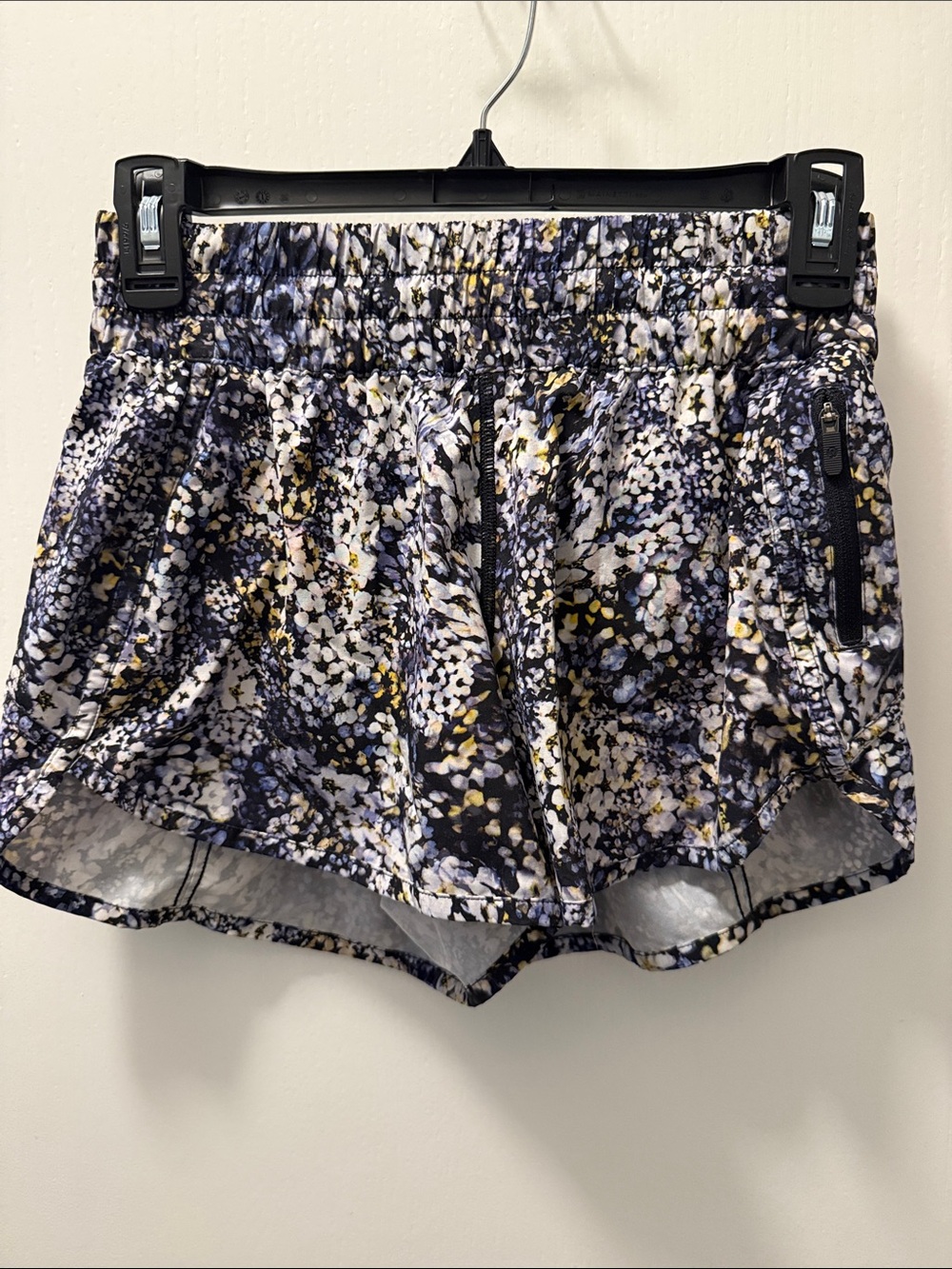 lululemon athletica Women's Print Athletic Shorts - Purple/White/Yellow